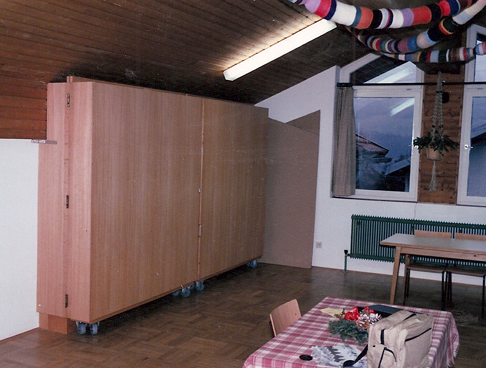 1983: Das erste, selbst gezimmerte Bücherregal
